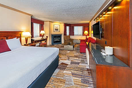 King Deluxe Junior Suite with pullout