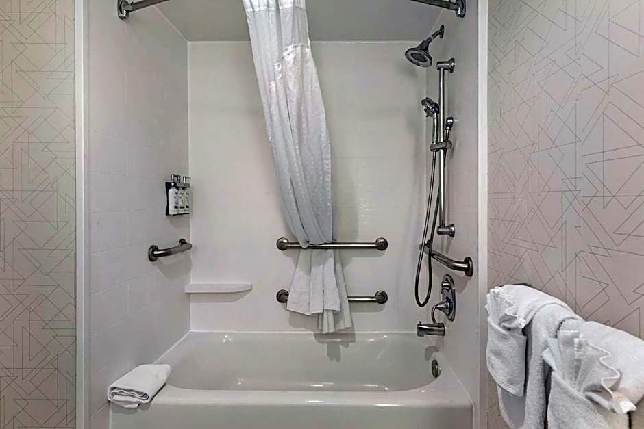 Holiday Inn Express Colton By IHG