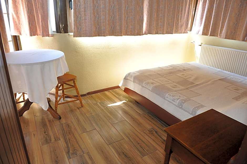 Niki Hotel Apartments