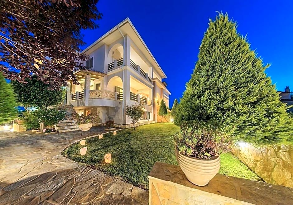 Golden Coast Boutique Luxury Living