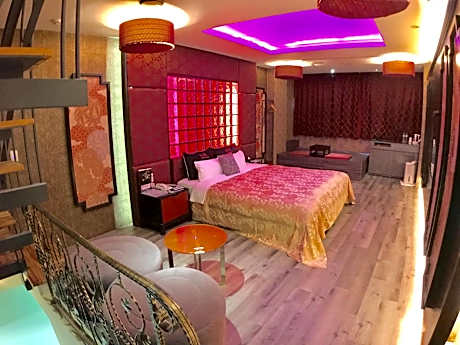 Superior Family Room with Late Check In From 9 PM