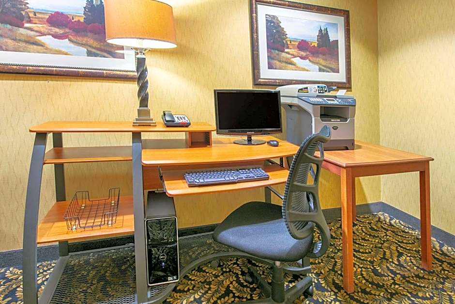 Days Inn by Wyndham Tulsa Central