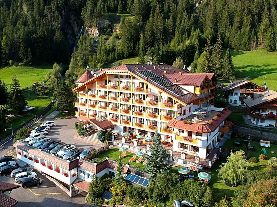 Photo 1 of 50 of Hotel Cesa Tyrol