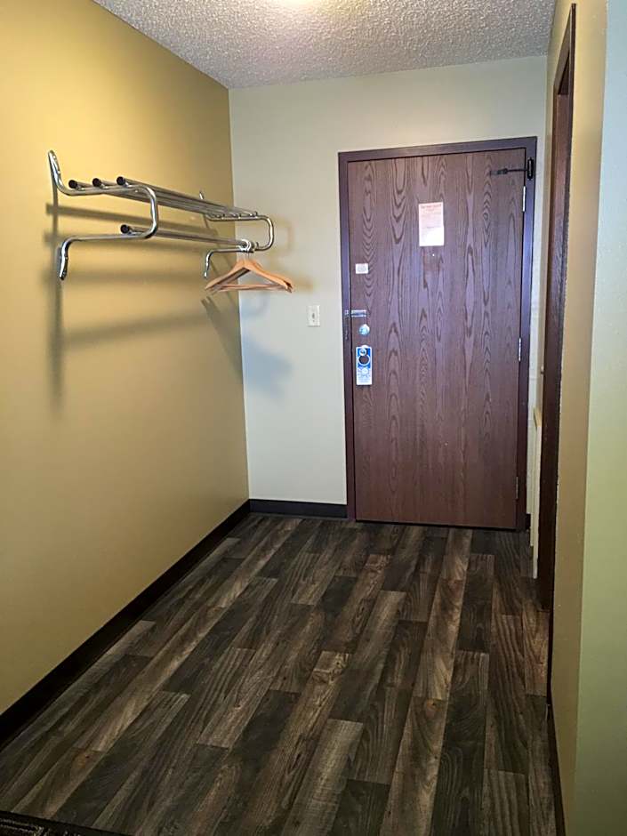 Sunlac Inn Devils Lake