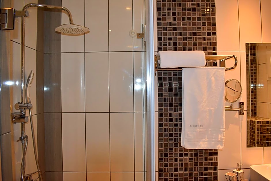 Marinis Boutique Rooms