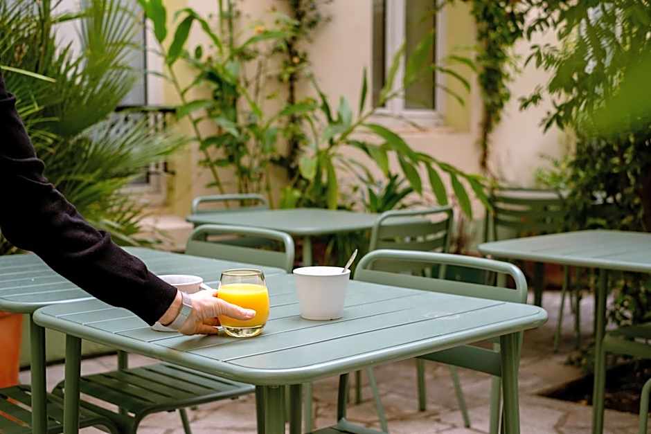 Kyriad Paris 10 - Canal Saint Martin - République