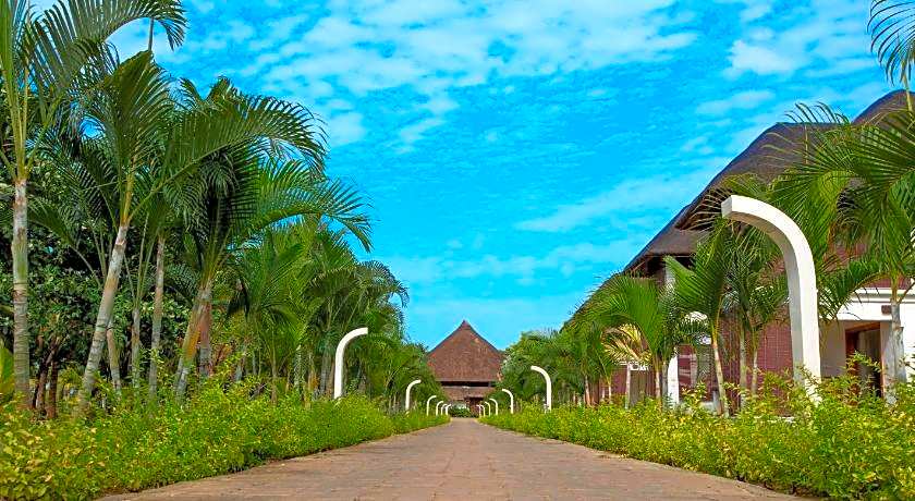 Le Pondy - Beach and Lake Resort