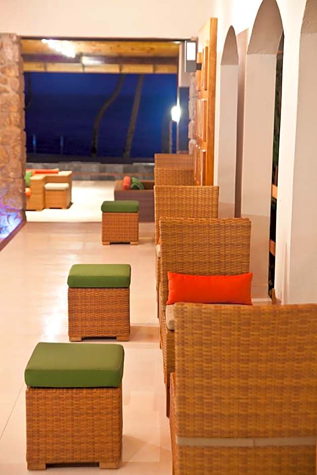 Coco de Mer and Black Parrot Suites