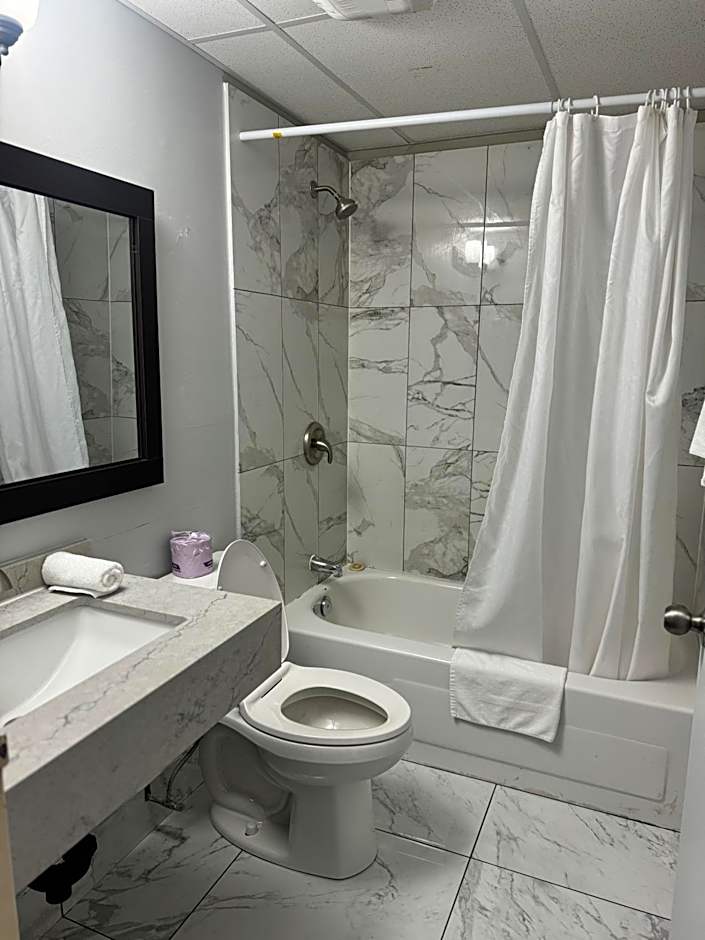 Niagara Lodge & Suites