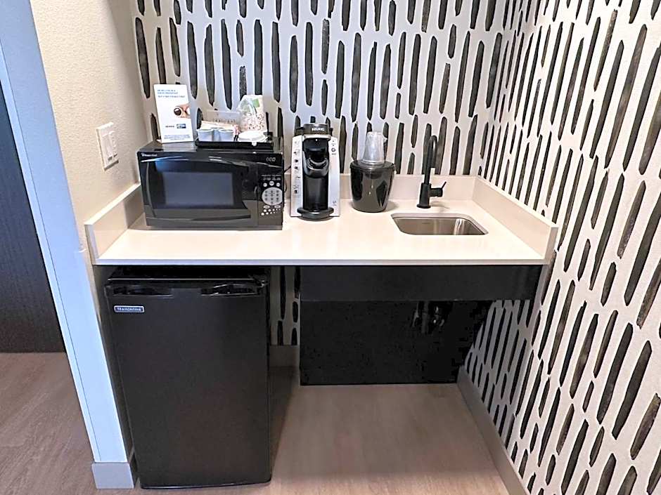 Atwell Suites Austin Airport By IHG