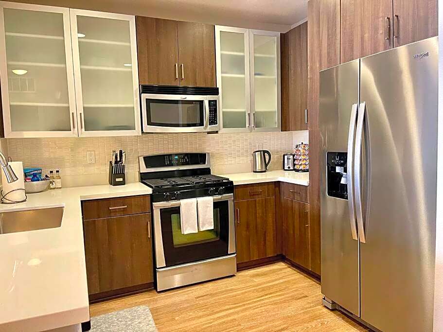 1 Bedroom XL Condo with King bed, Garden View, Parking Included