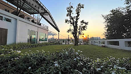 Garden View - The Box House