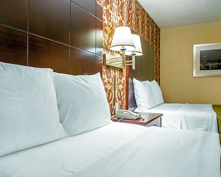 Days Inn by Wyndham Jersey City