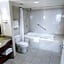 Hilton Niagara Falls-Fallsview Hotel - Suites