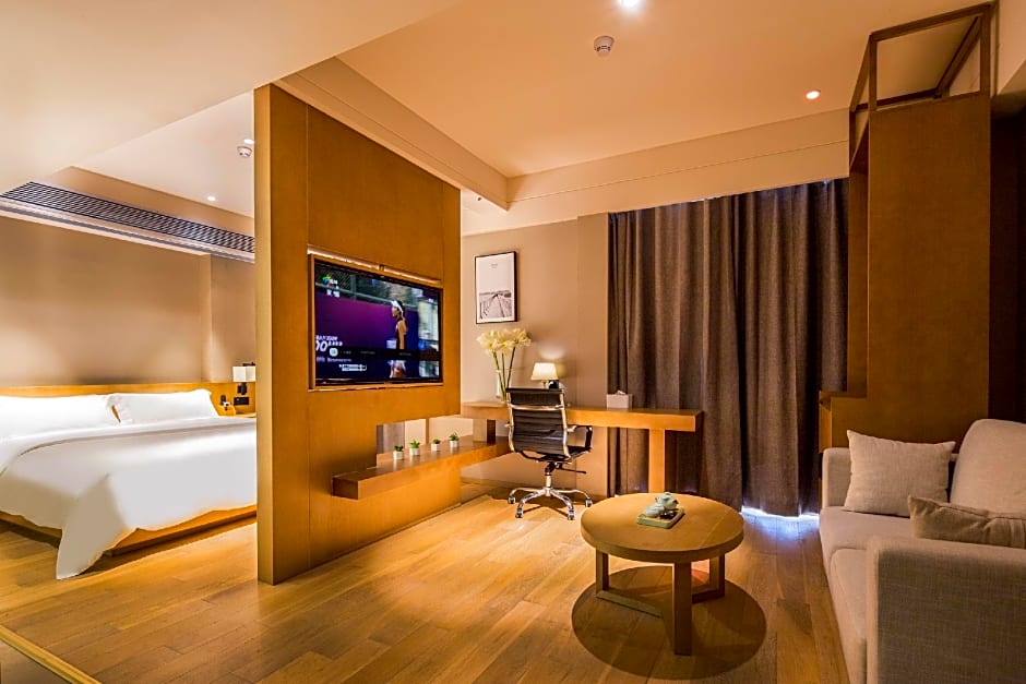 V8 Ziyuangang Hotel