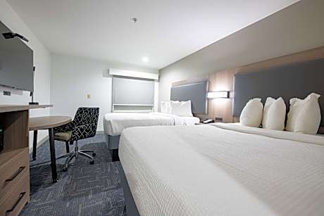Queen Room with Two Queen Beds - Non Smoking