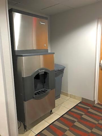 Microtel Inn & Suites by Wyndham Pittsburgh Airport