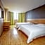 7 Days Inn Yunfu Luoding Central