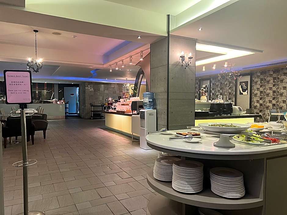 Forward Hotel