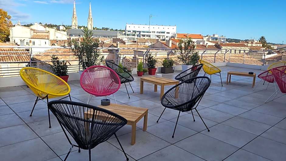 SQUARE HOTEL