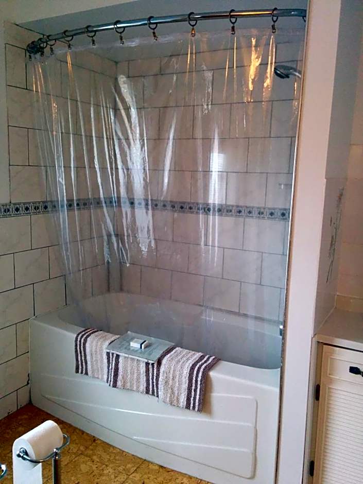 Fairmont House Bed & Breakfast