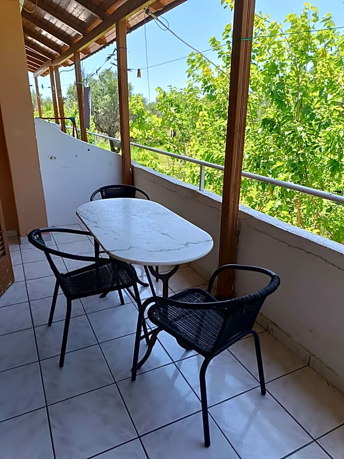 Pythos Studios & Appartments