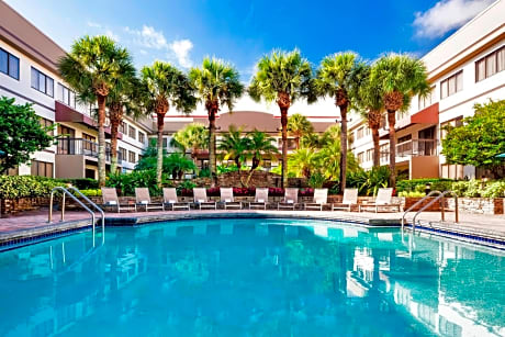 Sheraton Suites Orlando Airport Hotel