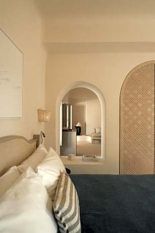 Deluxe Suite with Private Pool