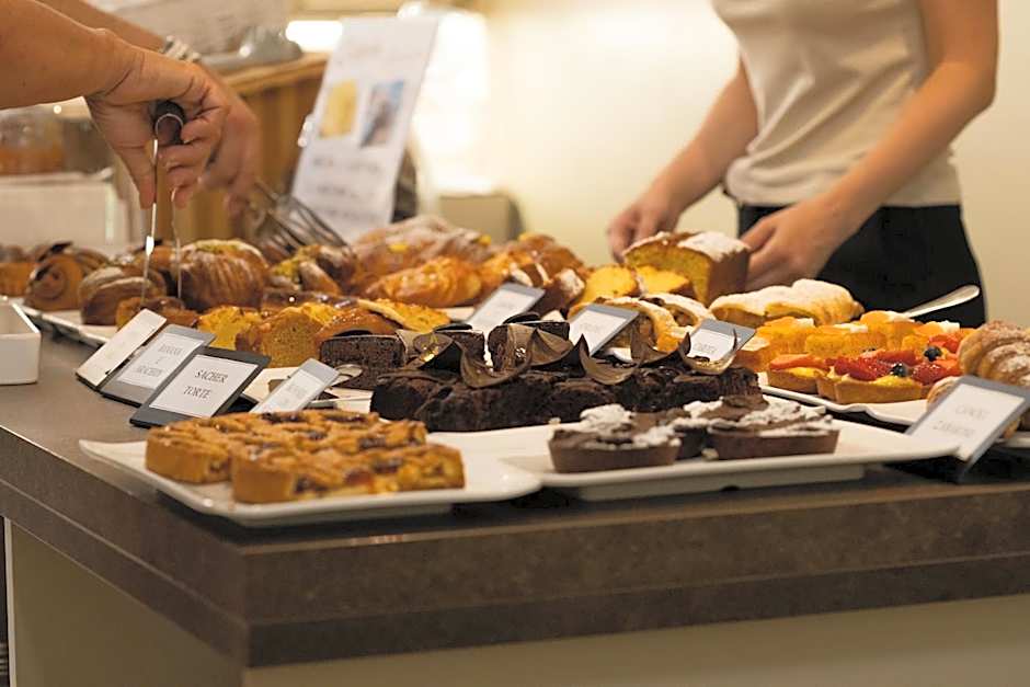 California Pastry Hotel