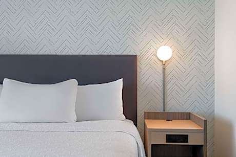 One-Bedroom King Suite - Hearing Access