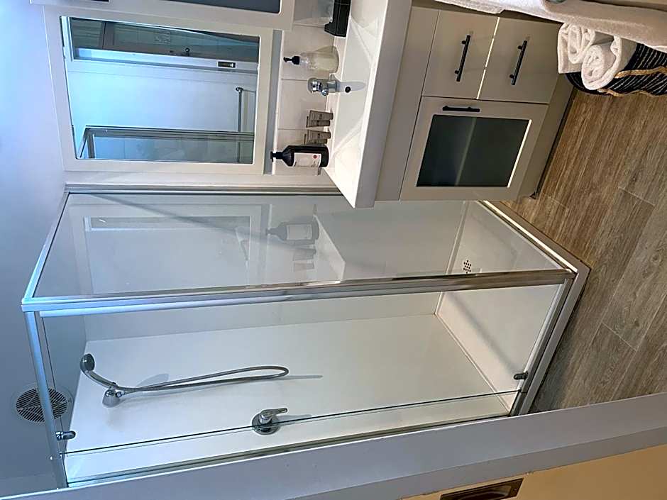 Peninsula Beach Motel