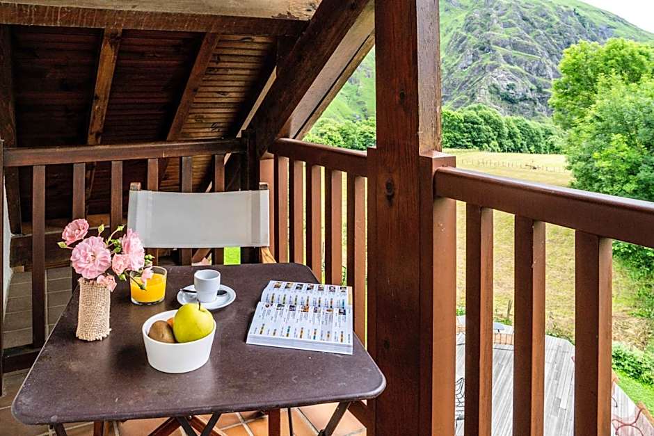 Logis Hôtel Etchemaïté