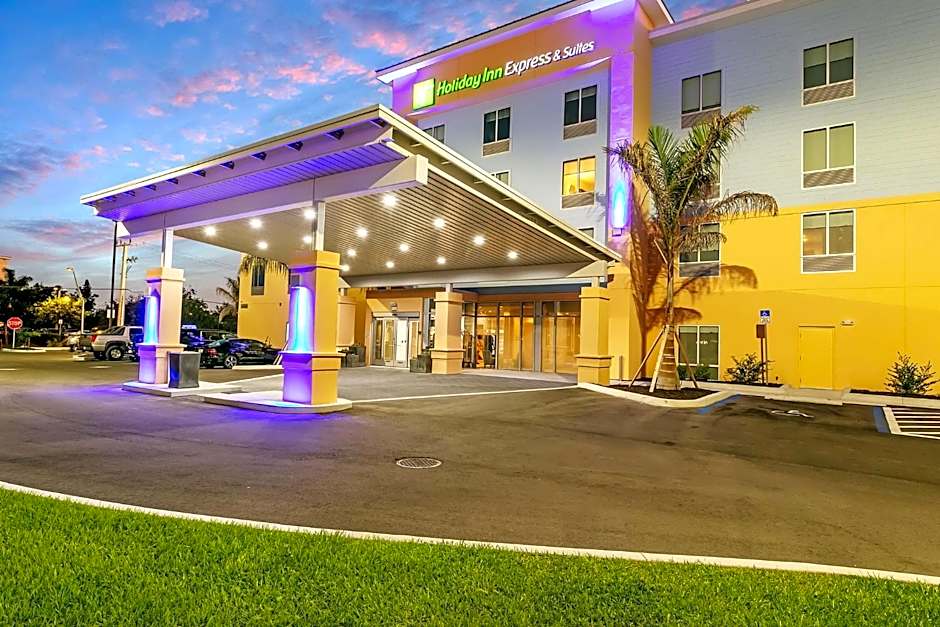 Holiday Inn Express And Suites Nokomis Sarasota South By IHG