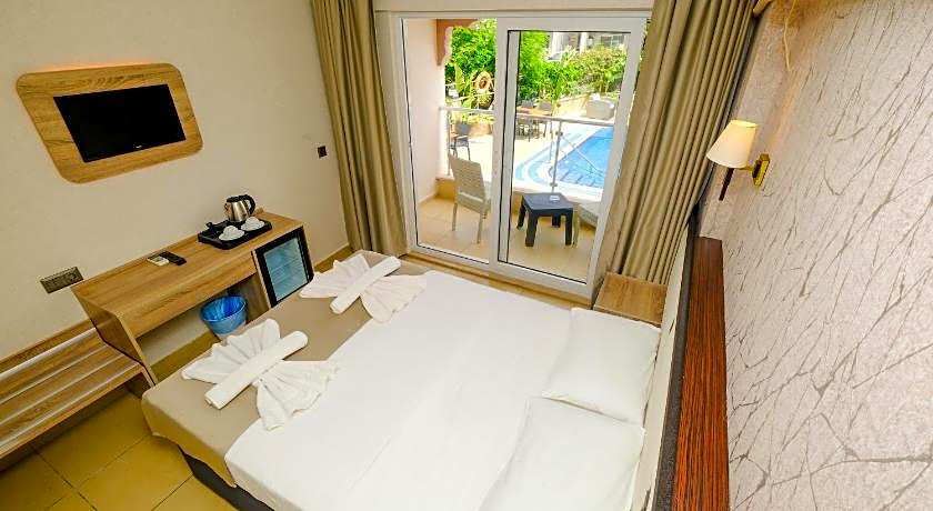 MONİ HOTEL