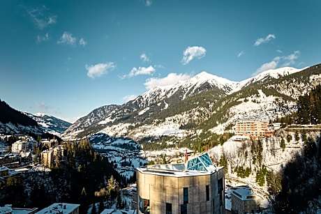 Urban Nature Bad Gastein - Badeschloss