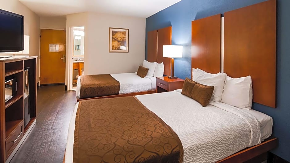 Best Western Plus Richmond Airport Hotel