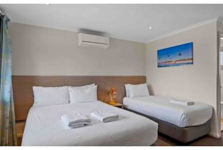 Standard Studio Cottage (1 Queen 1 Single)