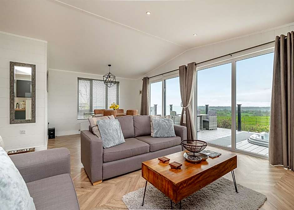 Midsomer Lodges
