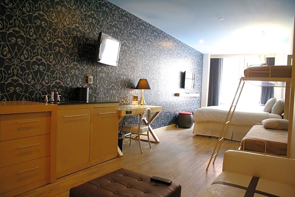 Tryp by Wyndham Times Square South