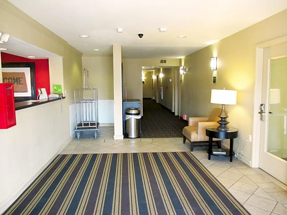 Extended Stay America Suites - Kansas City - Country Club Plaza