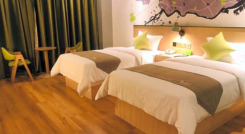 Vatica Huanggang Luotian County City Square Hotel