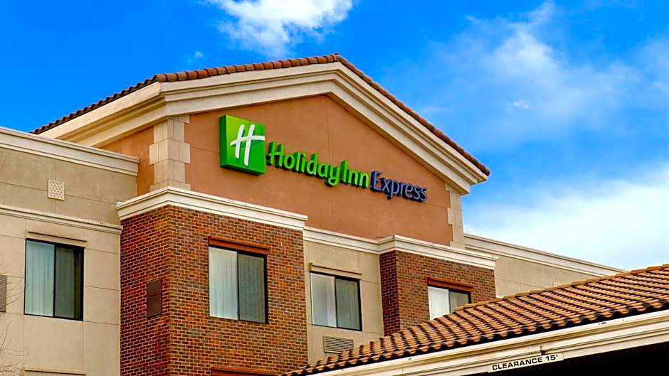 Holiday Inn Express Hotel & Suites Lincoln-Roseville Area By IHG
