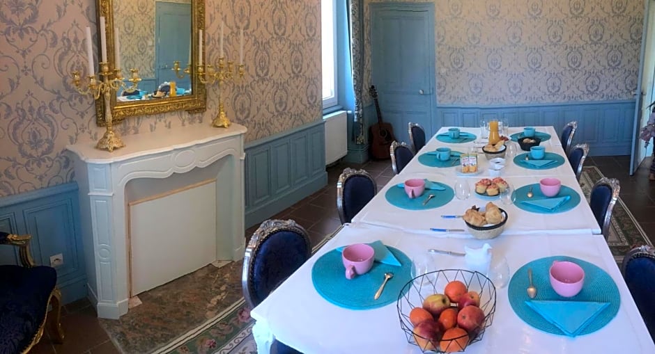 Le manoir de la Source au bord de l'EuroVélo 6