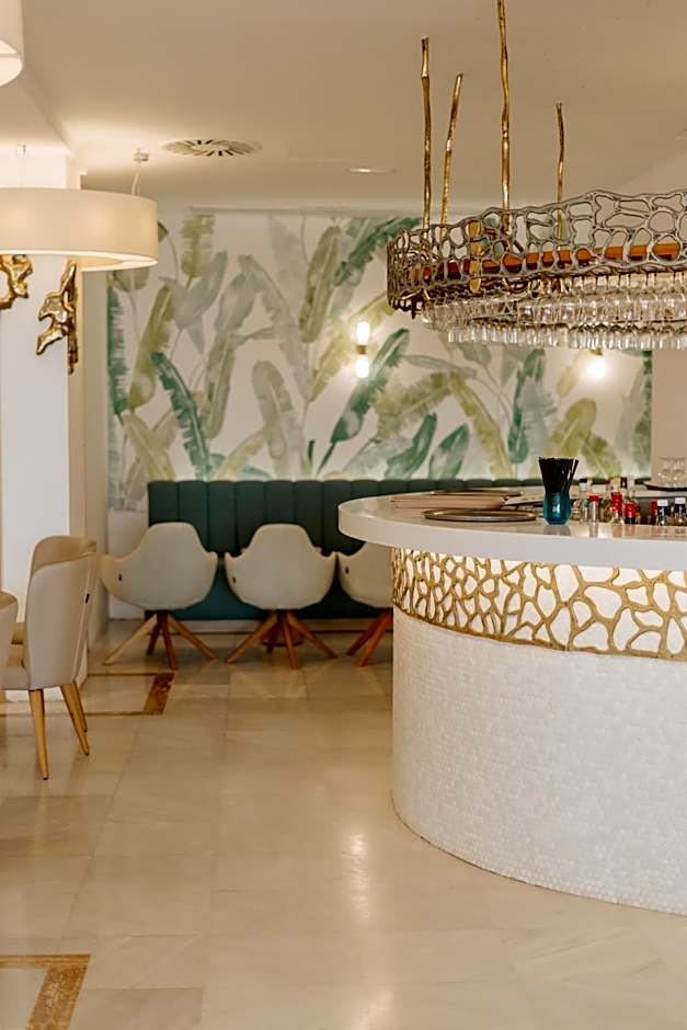 R2 Buganvilla Hotel & Spa