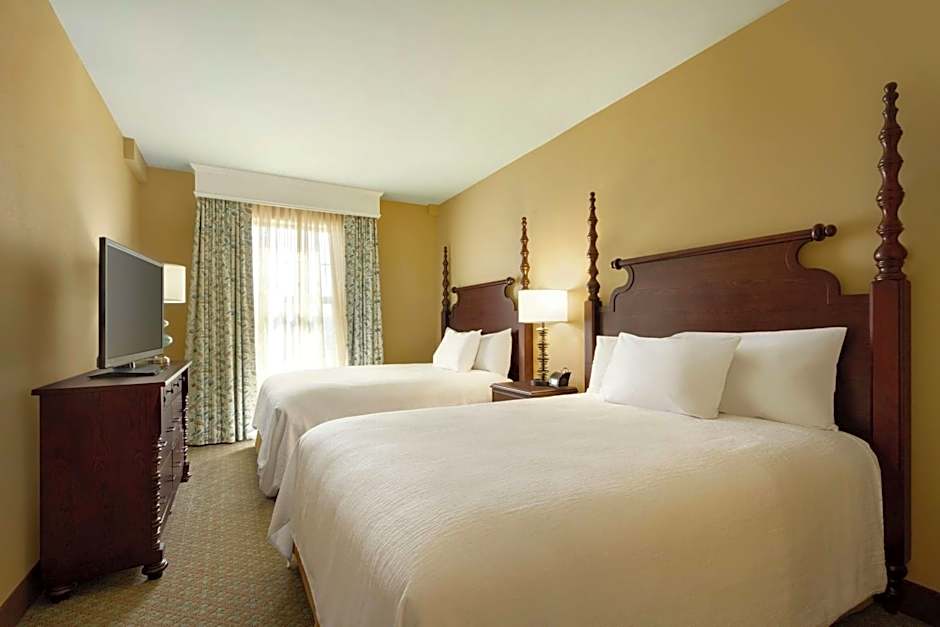 Embassy Suites By Hilton Savannah