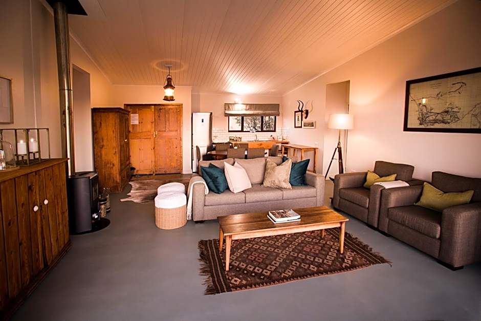 Three Tree Hill Lodge