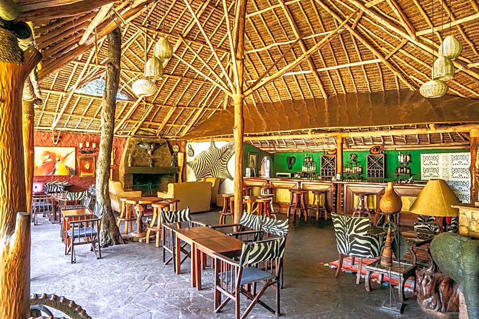 Exploreans Mara River Camp