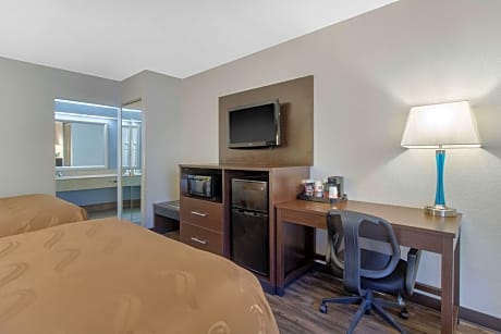 2 Queen Beds, Nonsmoking, Accessible