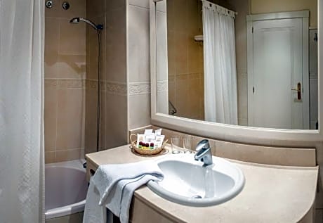 Double Standard + extra bed child