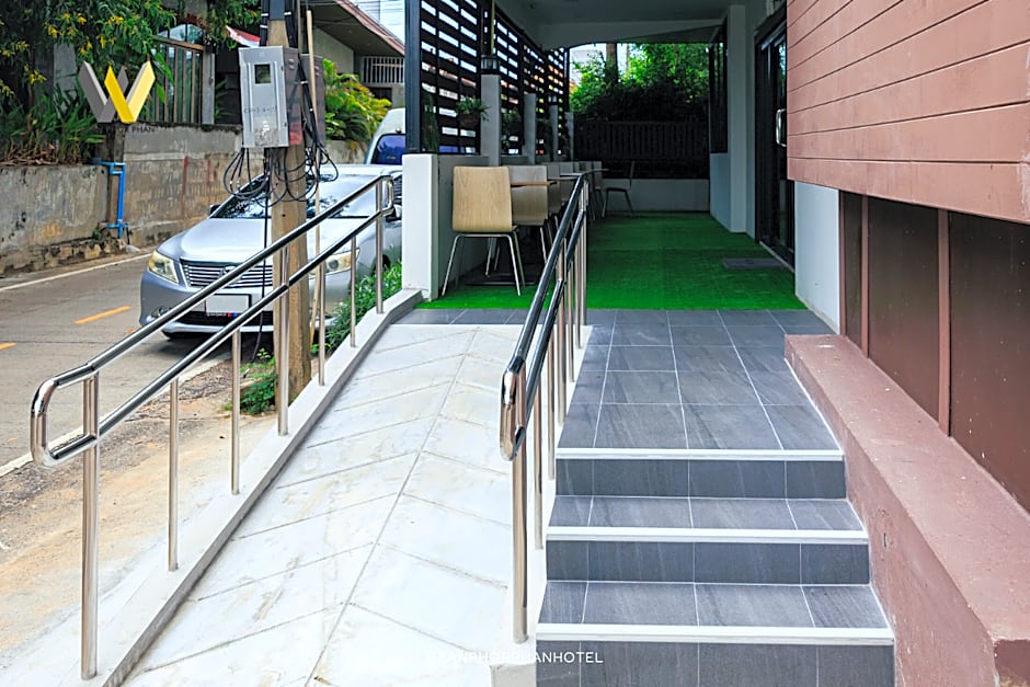 Baan Phor Phan Hotel